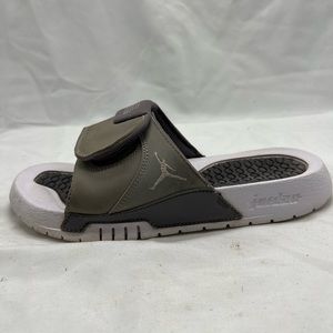 Jordan Hydro XI Retro Slide Boys Shoes size 6, or size 7.5 in woman.